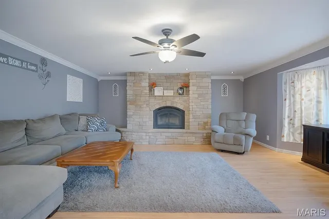 $284,900 | 1300 Duval Drive, Godfrey, IL 62035