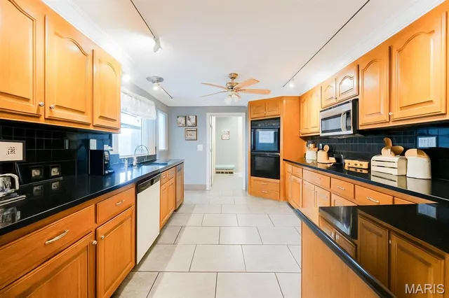 $284,900 | 1300 Duval Drive, Godfrey, IL 62035