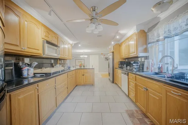 $284,900 | 1300 Duval Drive, Godfrey, IL 62035