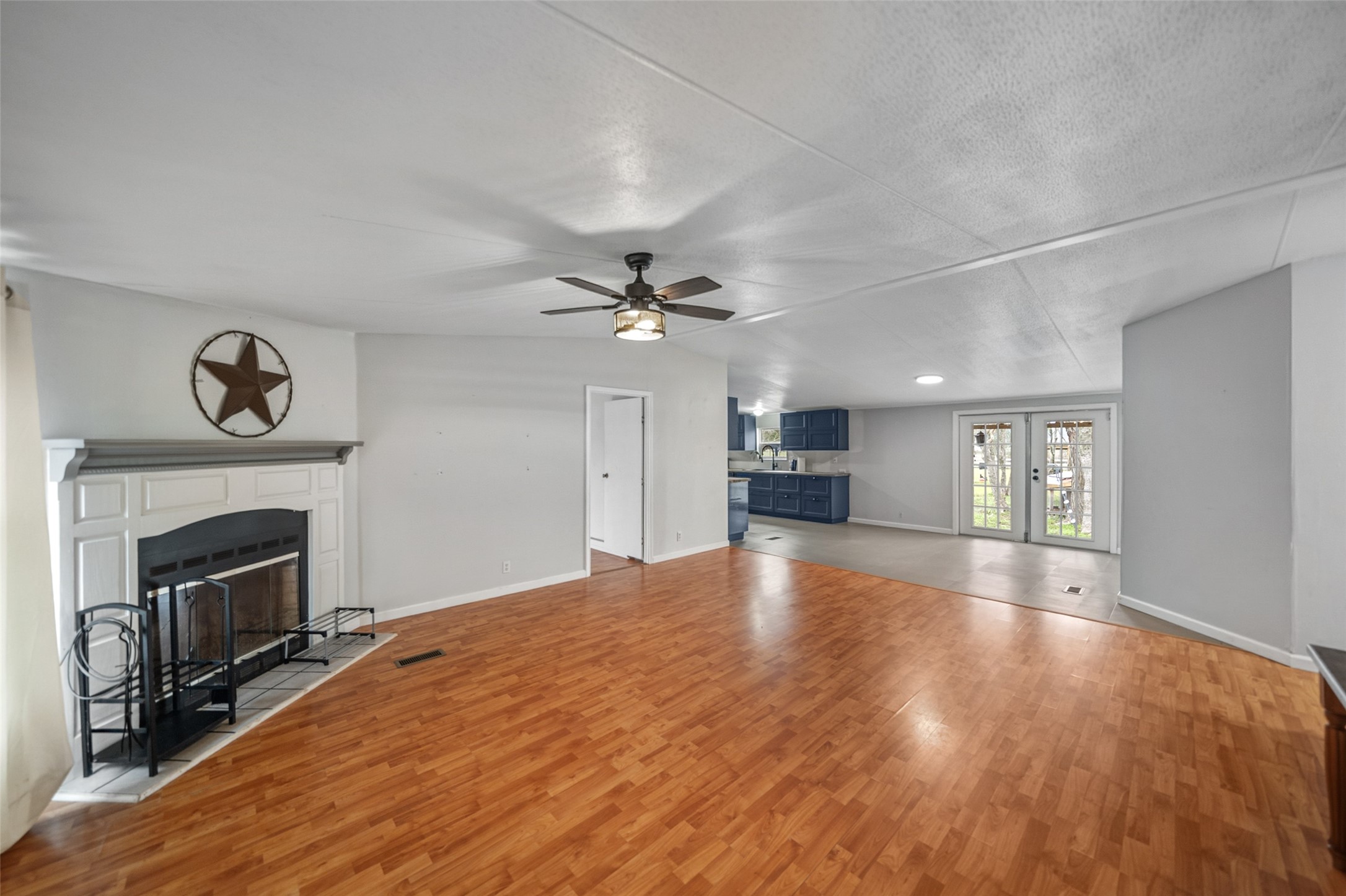 234 County Road 2286 Cleveland, TX 77327 - Photo 21 of 35 Entryway.