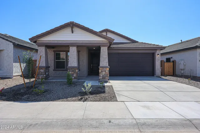 $2,300 | 7811 North 79th Drive, Glendale, AZ 85303