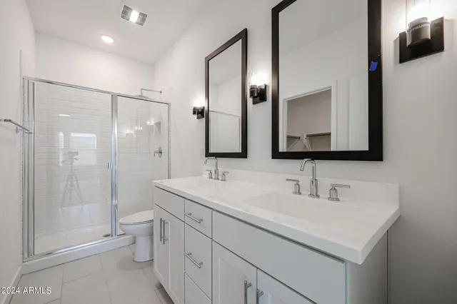 $2,300 | 7811 North 79th Drive, Glendale, AZ 85303