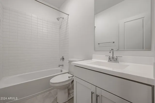 $2,300 | 7811 North 79th Drive, Glendale, AZ 85303