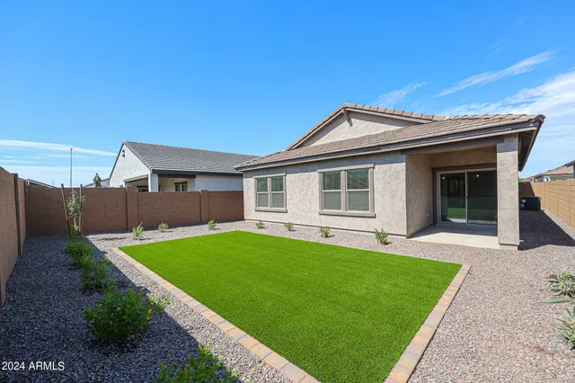 $2,300 | 7811 North 79th Drive, Glendale, AZ 85303