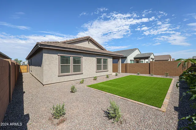 $2,300 | 7811 North 79th Drive, Glendale, AZ 85303