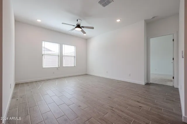 $2,300 | 7811 North 79th Drive, Glendale, AZ 85303