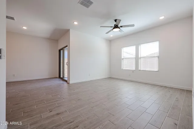 $2,300 | 7811 North 79th Drive, Glendale, AZ 85303