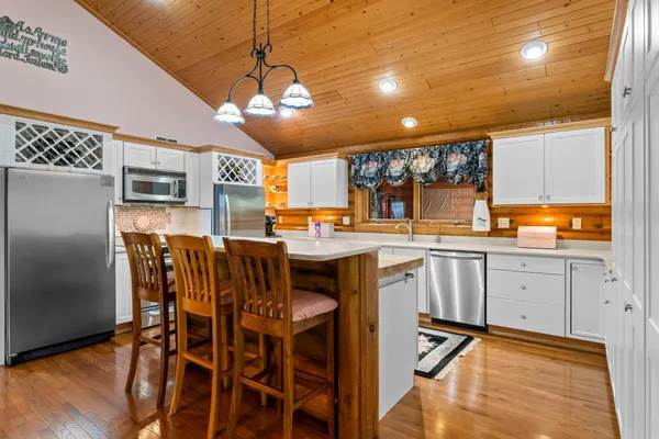 $1,375,000 | 2529 3 1/4 5th Street, Cumberland, WI 54829