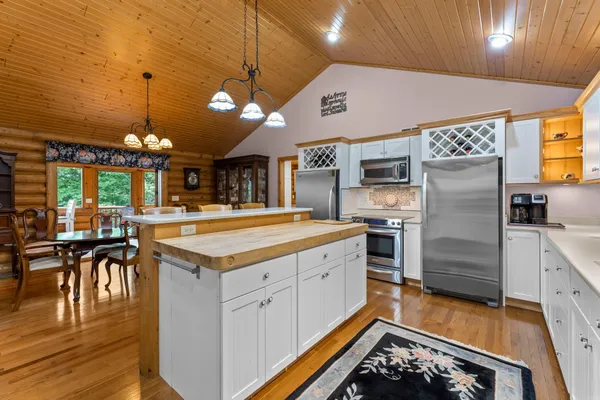 $1,375,000 | 2529 3 1/4 5th Street, Cumberland, WI 54829