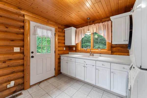 $1,375,000 | 2529 3 1/4 5th Street, Cumberland, WI 54829