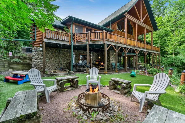 $1,375,000 | 2529 3 1/4 5th Street, Cumberland, WI 54829