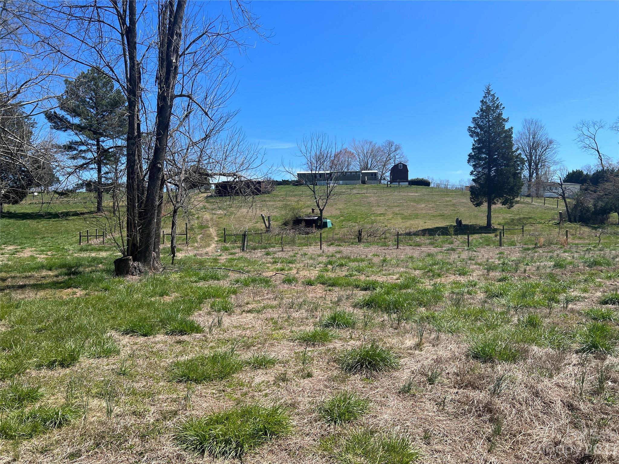126 Burnt Chimney Road, Unit 39 Blacksburg, SC 29702 - Photo 9 of 14 a view of a garden with an outdoor space