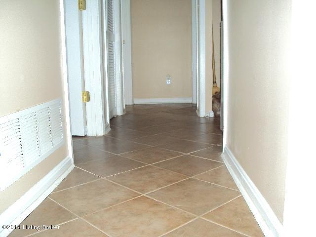 10205 Rod N Reel Road Louisville, KY 40229 - Photo 11 of 22 DSC01490