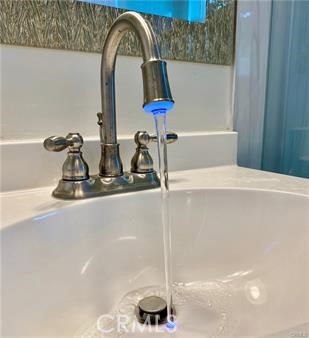 314 Coronado Avenue, Unit C Long Beach, CA 90814 - Photo 10 of 19 a bathroom with a sink