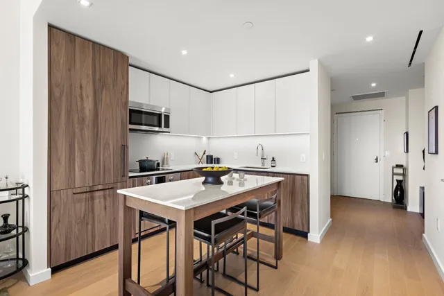 $805,000 | 387 8th Street, Unit 2J, Jersey City, NJ 07302