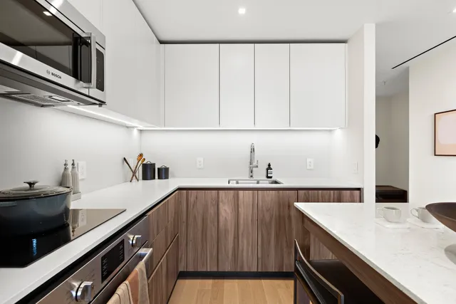 $805,000 | 387 8th Street, Unit 2J, Jersey City, NJ 07302