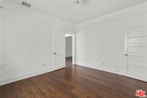 $5,350 | 135 South Dillon Street, Los Angeles, CA 90057