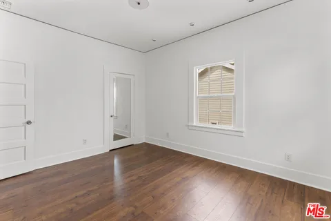 $5,350 | 135 South Dillon Street, Los Angeles, CA 90057