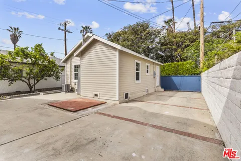$5,350 | 135 South Dillon Street, Los Angeles, CA 90057