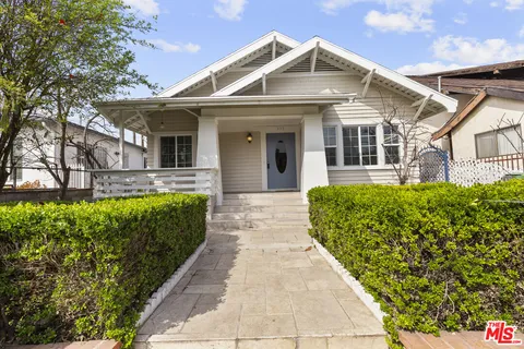 $5,350 | 135 South Dillon Street, Los Angeles, CA 90057
