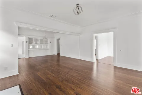 $5,350 | 135 South Dillon Street, Los Angeles, CA 90057