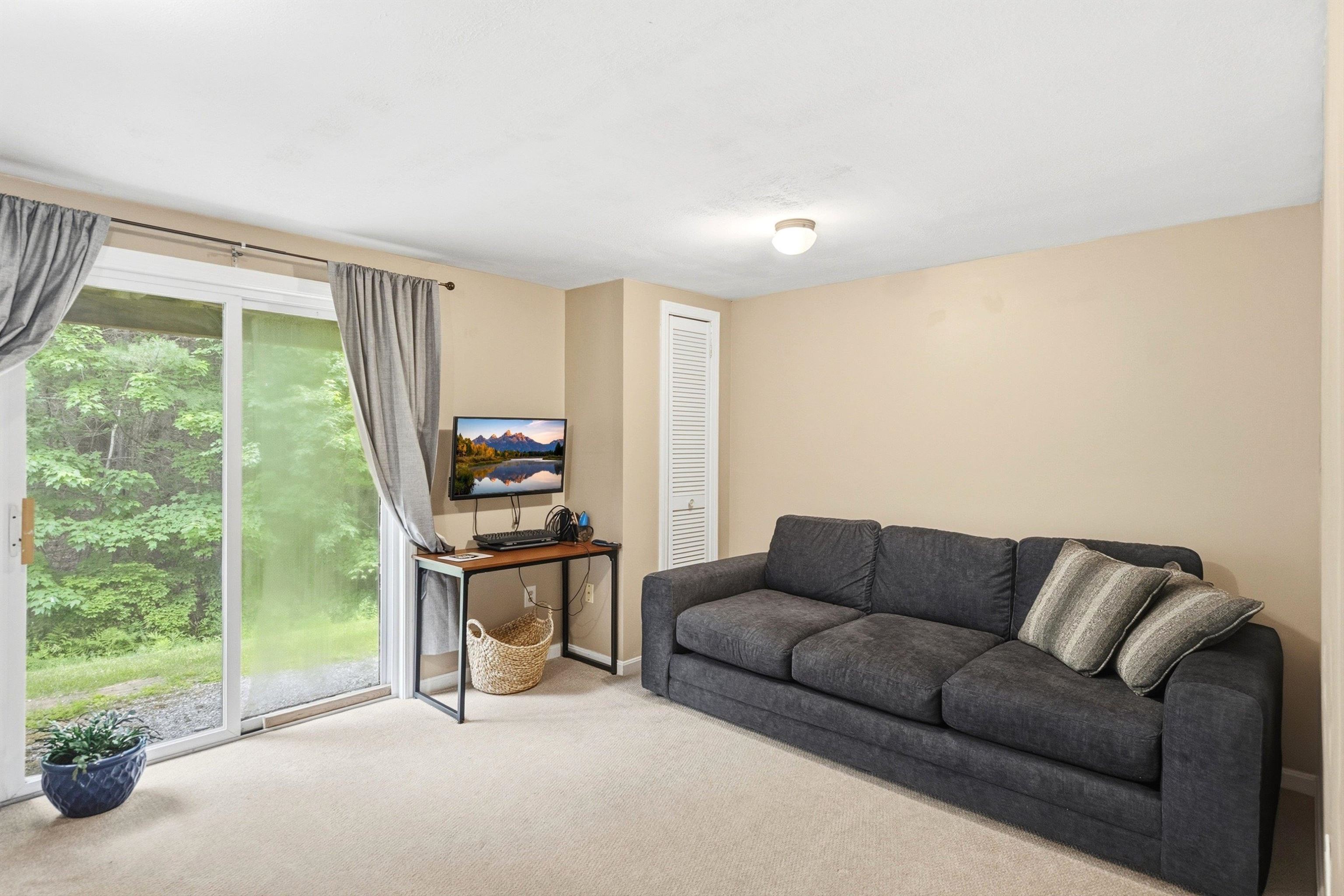 12 Walnut Circle Merrimack, NH 03054 - Photo 21 of 30 Gallery Image 21