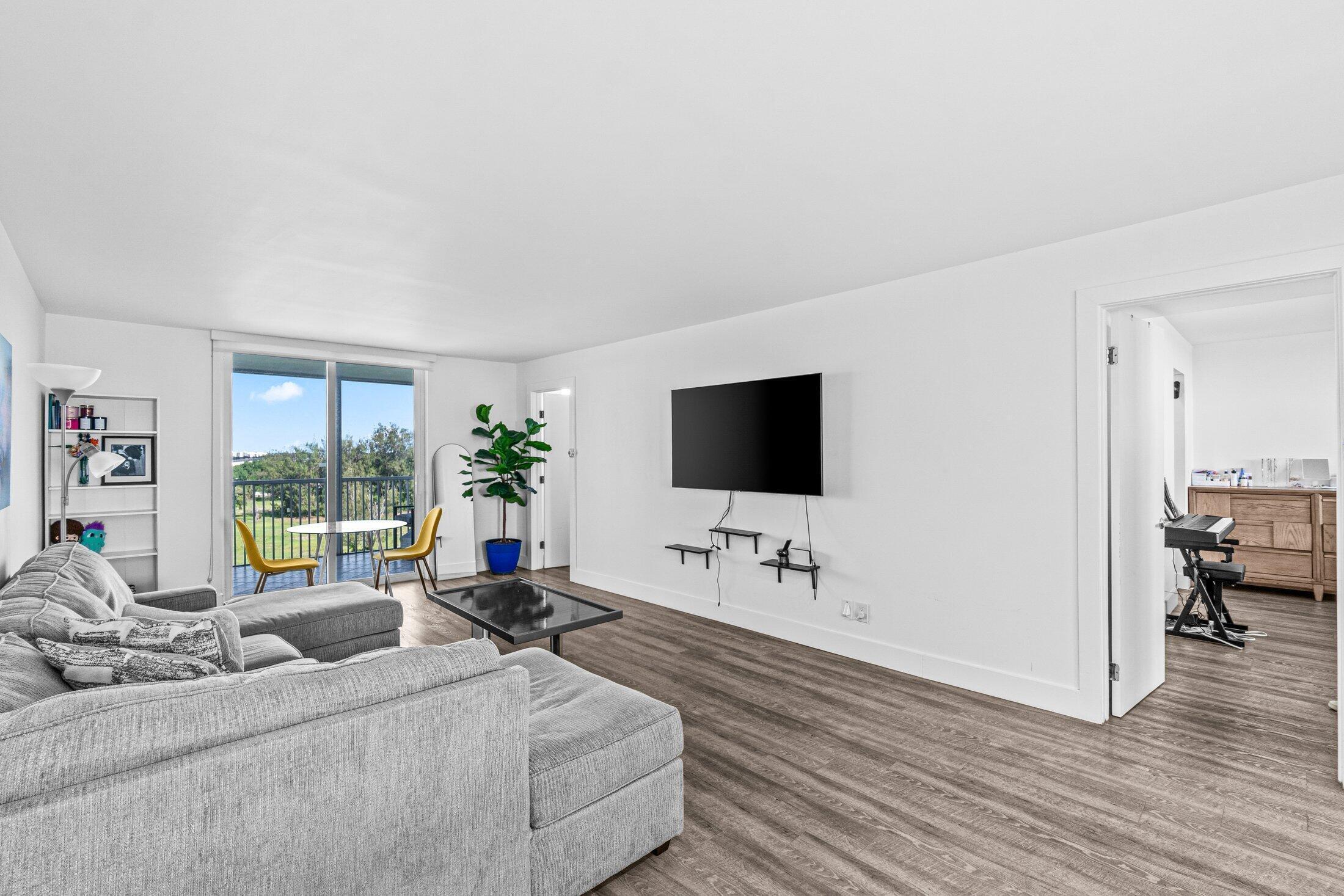 5961 Northwest 2nd Avenue, Unit PHE Boca Raton, FL 33487 - Photo 12 of 30 013-5961Northwest2ndAvenue-PHE-BocaRaton
