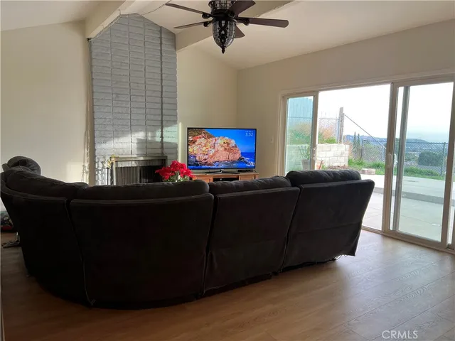 $825,000 | 13450 Lochrin Lane, Sylmar, CA 91342