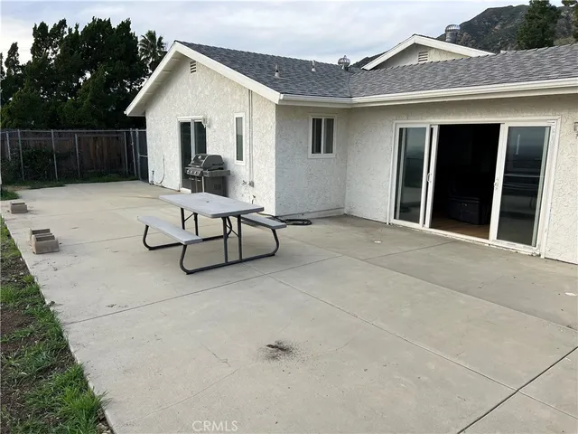 $825,000 | 13450 Lochrin Lane, Sylmar, CA 91342