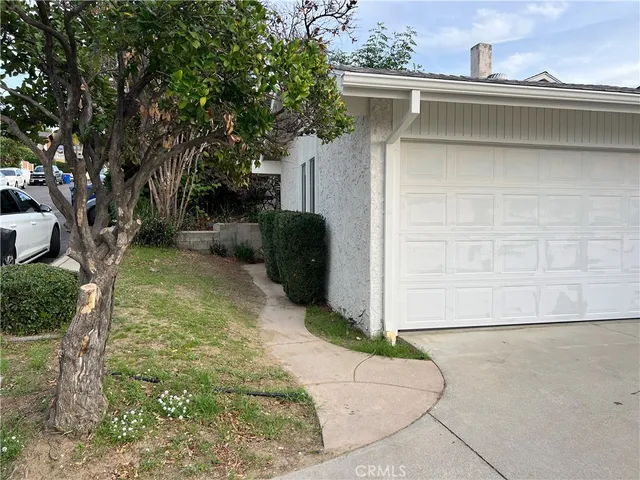 $825,000 | 13450 Lochrin Lane, Sylmar, CA 91342