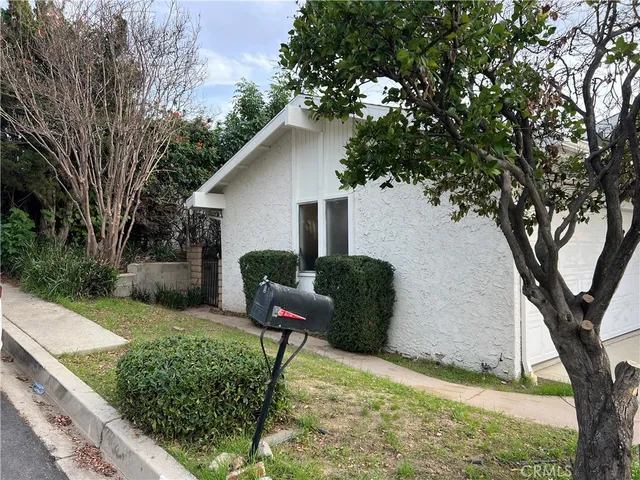 $825,000 | 13450 Lochrin Lane, Sylmar, CA 91342