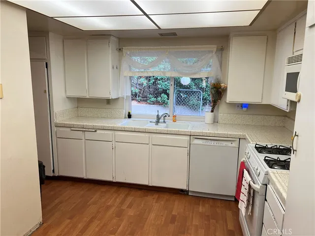 $825,000 | 13450 Lochrin Lane, Sylmar, CA 91342