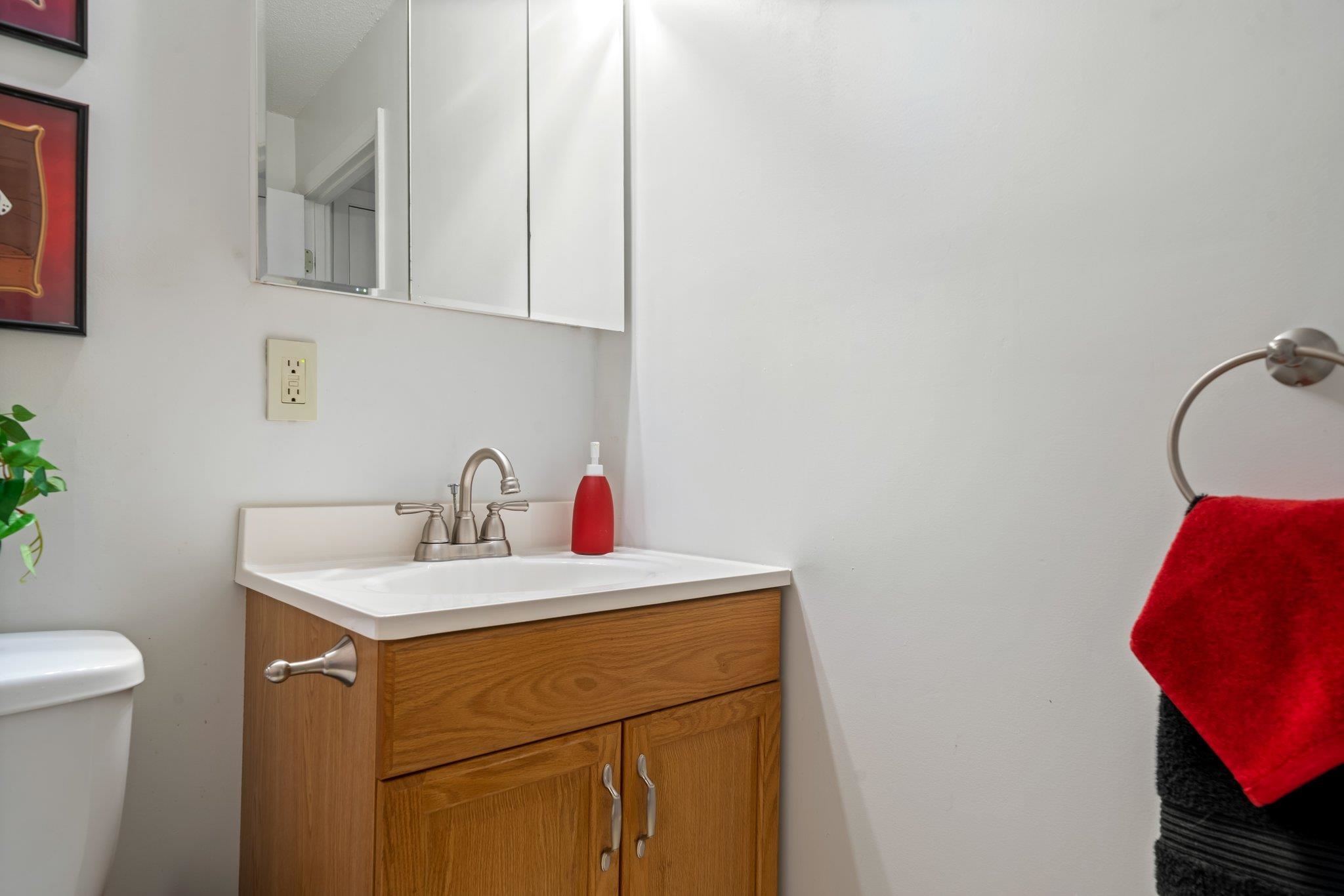 134 Mammoth Road, Unit 23 Hooksett, NH 03106 - Photo 34 of 35