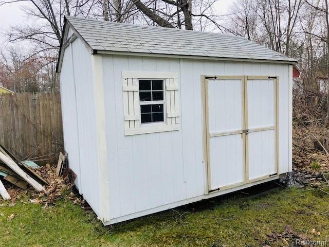 7334 Woodland Road Lexington, MI 48450 - Photo 3 of 12 IMG_1967.jpg