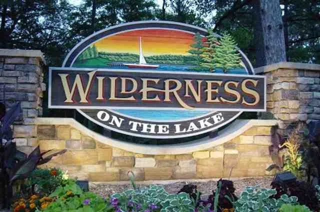 $395,000 | 350 East Hiawatha Drive, Unit 327, Lake Delton, WI 53965