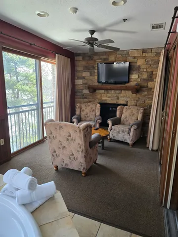 $395,000 | 350 East Hiawatha Drive, Unit 327, Lake Delton, WI 53965