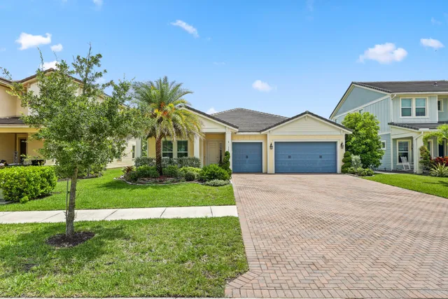 $715,000 | 1128 Wandering Willow Way, Loxahatchee, FL 33470