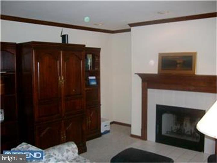 40 Trafalgar Road, Unit 24 Doylestown, PA 18901 - Photo 4 of 16 Living Room