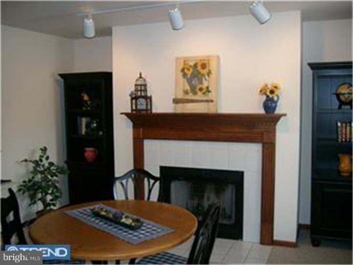 40 Trafalgar Road, Unit 24 Doylestown, PA 18901 - Photo 6 of 16 Living Room