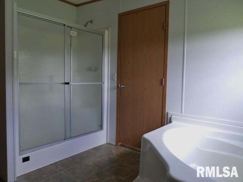 4578 Kell Road Kell, IL 62853 - Photo 12 of 25