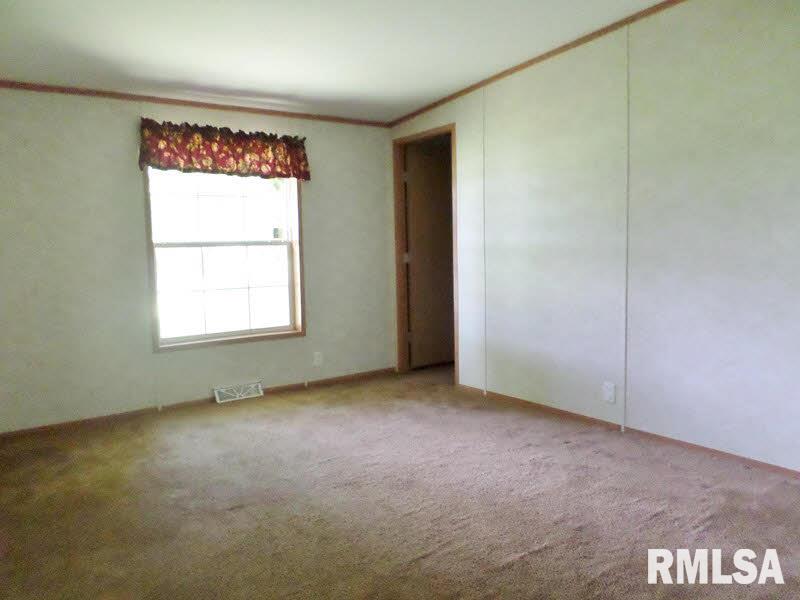 4578 Kell Road Kell, IL 62853 - Photo 6 of 25