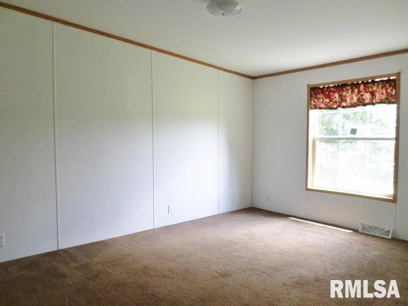 4578 Kell Road Kell, IL 62853 - Photo 8 of 25