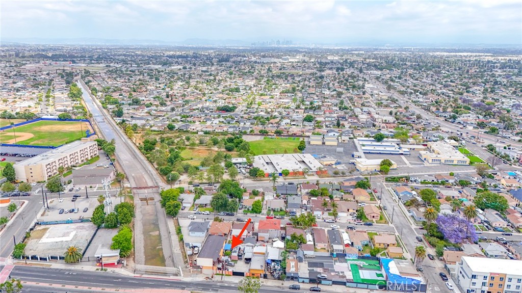 923 Rosecrans Avenue Compton, CA 90222 - Photo 11 of 14 an aerial view of multiple house