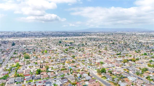 $440,000 | 923 Rosecrans Avenue, Compton, CA 90222