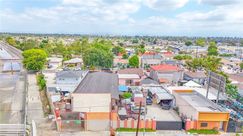 923 Rosecrans Avenue Compton, CA 90222 - Photo 4 of 14 a view of a city