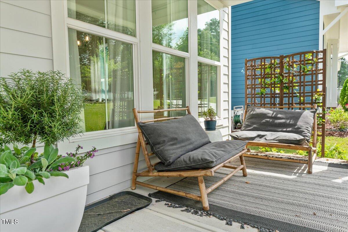 04-Front Porch