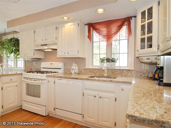 11 Westgate Road Attleboro, MA 02703 - Photo 4 of 30 Gallery Image 4