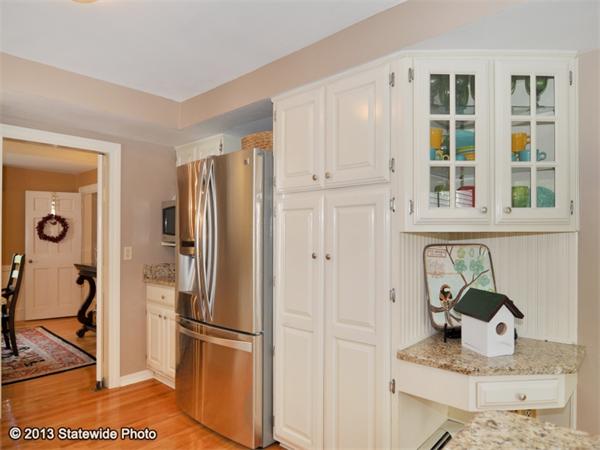 11 Westgate Road Attleboro, MA 02703 - Photo 8 of 30 Gallery Image 8