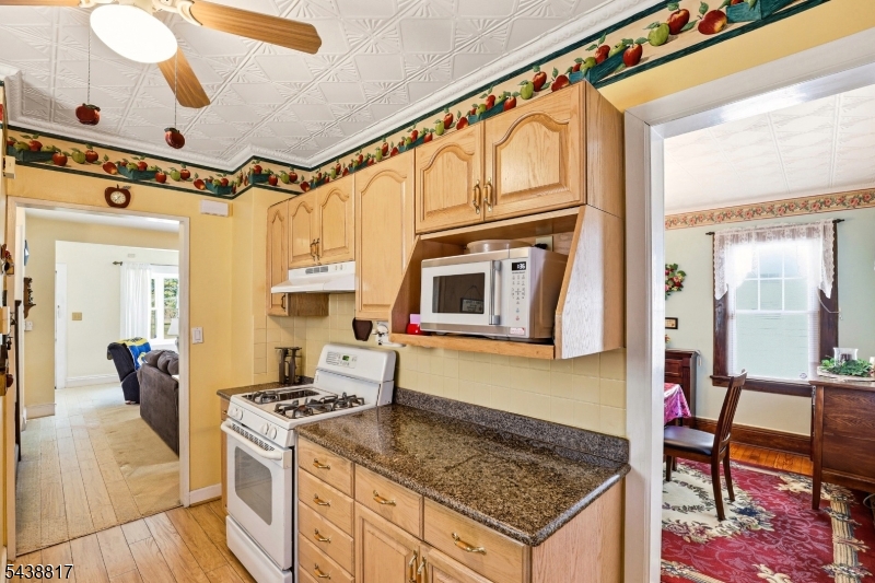 332 Riverside Avenue Lyndhurst, NJ 07071 - Photo 19 of 38