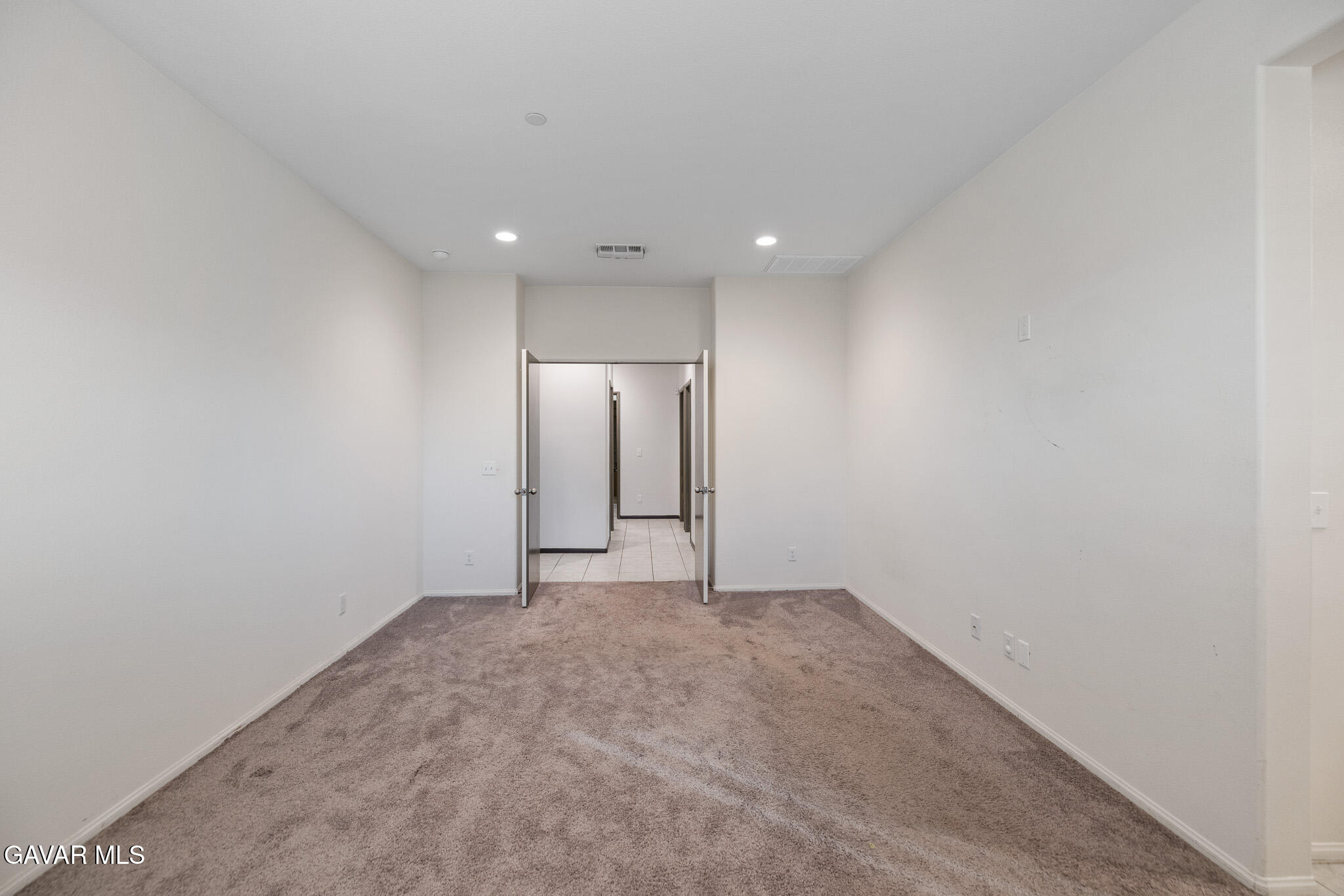 3124 Via Bella Rosa Avenue Rosamond, CA 93560 - Photo 14 of 36 a view of an empty room